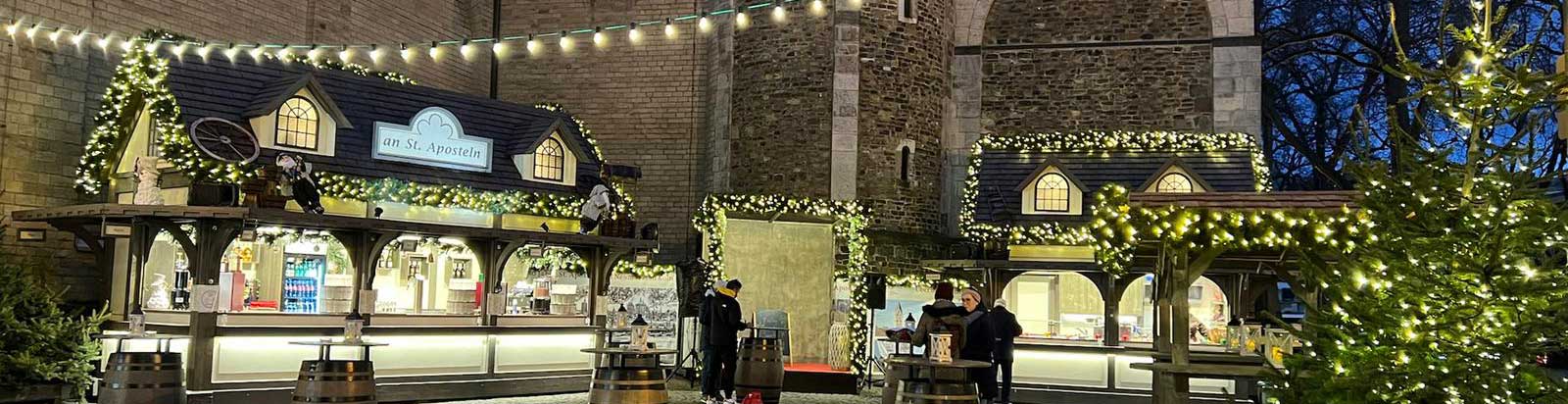 Weihnachtsmarkt an St. Aposteln Köln ★ Gemütliches Beisammensein auf dem Kirchplatz